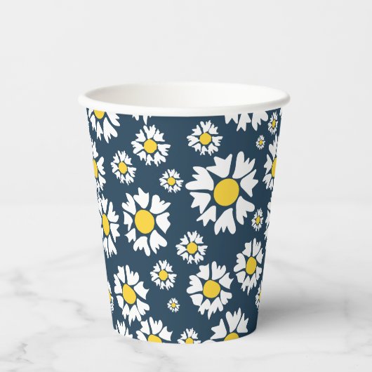Daisy Pattern, Blumenmuster, weiße Daisien Pappbecher (Vorderseite)