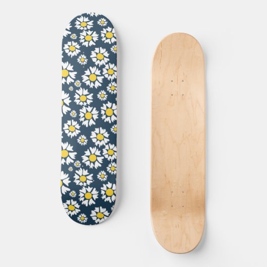 Daisy Pattern, Blumenmuster, weiße Daisien Skateboard (Vorderseite)