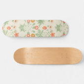 Daisy Pattern (von William Morris) Skateboard (Horizontal)