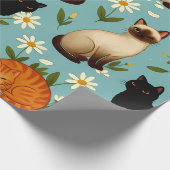 Daisy Paws Parade – Playful Cats & Blooms Geschenkpapier (Ecke)