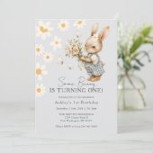 Daisy Some Bunny wird Eins Ostern Einladung (Stehend Vorderseite)