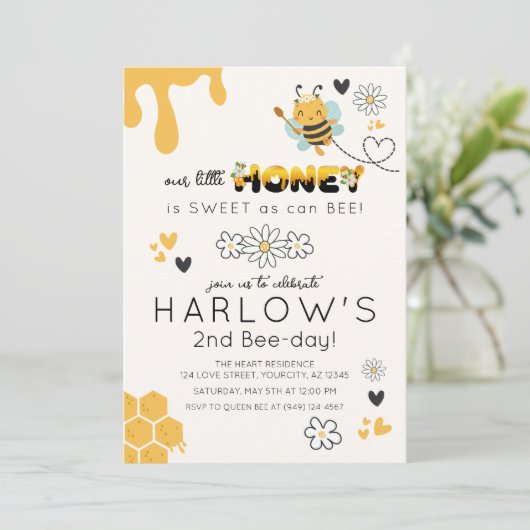 Daisy Sweet wie kann Honey Bumble Bee Birthday Einladung (Stehend Vorderseite)