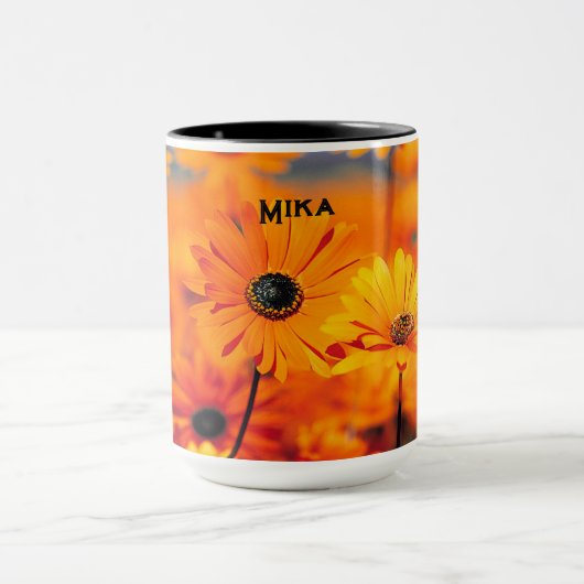 Daisy-Tasse mit Orange-Blume Tasse (Zentrum)