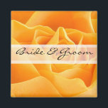 Daisy Wedding Stickers oder Customizing für jede V Magnet<br><div class="desc">Schöne elegante Orange und Fuchsia Gerber Daisy Wedding Einladungen - Wenn Sie ein glänzendes Finish wünschen (nur auf der Vorderseite glänzend), bestellen Sie die einfachen, Leinen oder Metallic Papiere - für eine matte Finish-Bestellung gerecycelt, gefühlt oder gesprenkelt. Ideal für alle Ihre Einladungen und Party Ankündigungen. Wählen Sie aus sechs Papiertypen...</div>