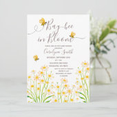 Daisy Wildblume Bay Bee in Bloom Baby Shower Einladung (Stehend Vorderseite)