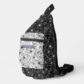 Daisy Wildblume Schwarz-weißes Muster Lila Name Crossbody Bag (Rechte Ecke)