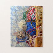 Daisy's Yarn - Katze in einem Sammelkorb aus Garnp Puzzle (Vertikal)