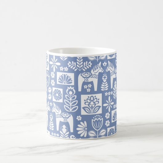 Dala Horse Collage Periwinkle Kaffeetasse (Mittel)