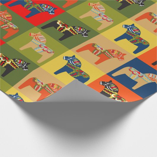 Dala Horse Swedish Folk Art Pattern Geschenkpapier (Ecke)