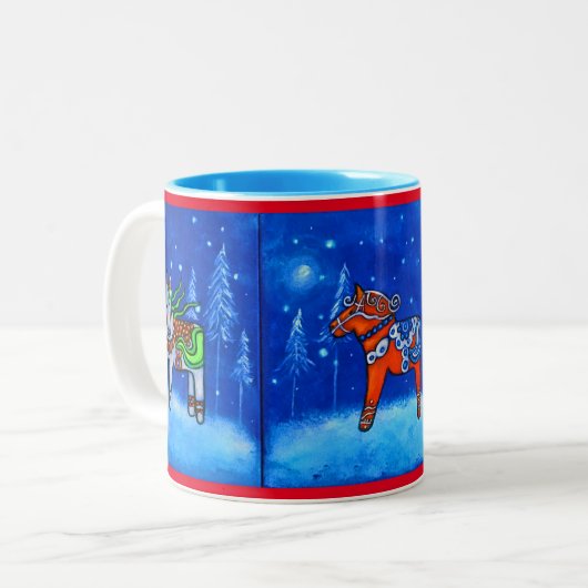 Dala Pferde in der Winter-Tasse Zweifarbige Tasse (Vorderseite Links)
