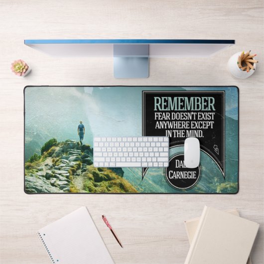 Dale Carnegie Inspiration Zitat "Angst" Schreibtischunterlage (Büro 1)
