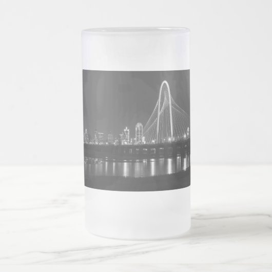 Dallas Bridge View Grayscale Mattglas Bierglas (Mittel)