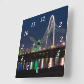 Dallas Bridge View Wall Clock Quadratische Wanduhr (Winkel)