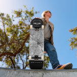 Dallas, Texas City Map Skateboard<br><div class="desc">Eine einzigartige Karte der schönen Stadt Dallas,  Texas. Dieses Skateboard zeigt eine Straßenkarte der Stadt in einem schwarzen Rahmen oben und unten. Eine lustige Art,  die Stadt,  in der Sie Liebe haben,  zu repräsentieren!</div>
