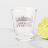 Dallas TX Skyline Latitude und Länge Schnapsglas (Rückseite)