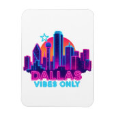 Dallas Vibes Only – Neon Skyline 1980s Synthwave A Magnet (Vertikal)