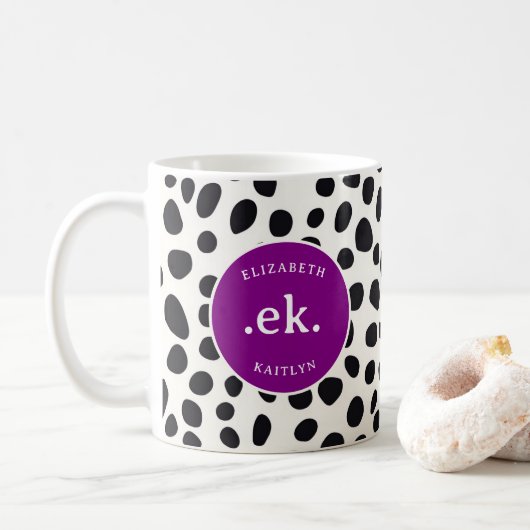 Dalmatiner Abstraktes Muster Lila Monogramm Kaffeetasse (Mit Donut)