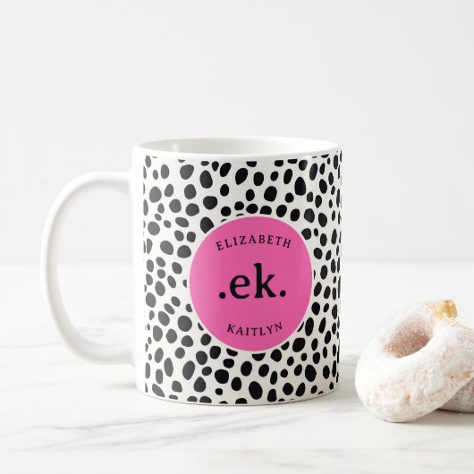 Dalmatiner Dog Abstraktes Muster Hot Pink Monogram Kaffeetasse (Mit Donut)
