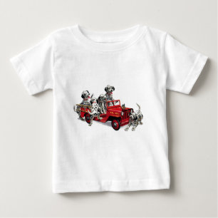 Dalmatiner Jungtiere mit Feuerwehrfahrzeugen Baby T-shirt