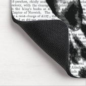 Dalmatiner mit Lila, breitgefächerten Hut Mousepad (Ecke)