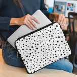 Dalmatiner-Spots, Dalmatiner-Punkte, Schwarz und W Laptopschutzhülle<br><div class="desc">Niedliche,  lustige und bezaubernde dalmatinische Flecken in Schwarz-Weiß-Farbe. Moderne und trendige Geschenke,  perfekt für dalmatinische Liebhaber in Ihrem Leben.</div>