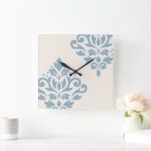 Damask Art I Blue on Cream Quadratische Wanduhr (Zuhause)
