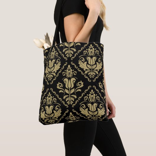 Damask Black Gold: Klassisches Ornament. Tasche (Von Nahem)