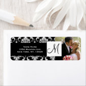 Damask Black Monogram Foto Wedeladresse Labels (Insitu)