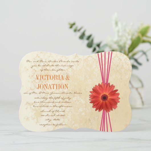 Damask Fuchsia Gerber Daisy Wedding Einladung (Stehend Vorderseite)
