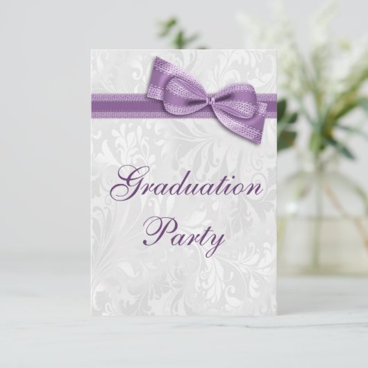 Damask & Imitate Bow Girls Graduation Party Einladung (Stehend Vorderseite)