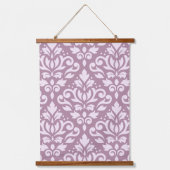 Damask Large Pattern Pink on Mauve Wandteppich Mit Holzrahmen (Vorderseite)
