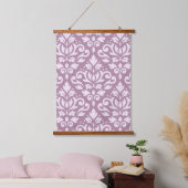 Damask Large Pattern Pink on Mauve Wandteppich Mit Holzrahmen (Schlafzimmer)