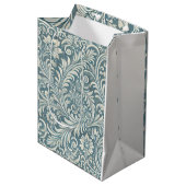 Damask Muster in Soft Blue und Ivory Mittlere Geschenktüte (Vorderseite Schrägansicht)