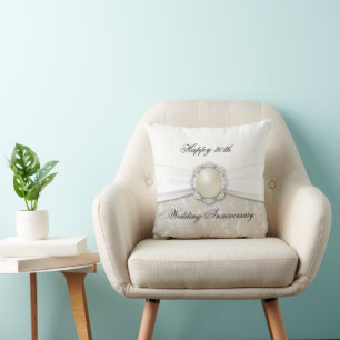 Damask Pearl Wedding Anniversary Throw Kissen