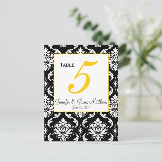 Damask Yellow Wedding Tischnummer Card (Stehend Vorderseite)