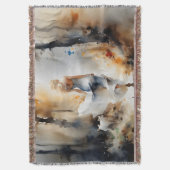 Dame, die durch einen Wald geht Decke (Vorderseite Vertikal)