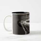 Dame im Kaffee Zweifarbige Tasse (Links)
