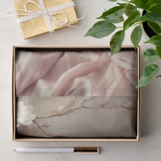 Dame mit gefedertem Sonnenschirm, Magnolienblüten Seidenpapier (Geschenk)