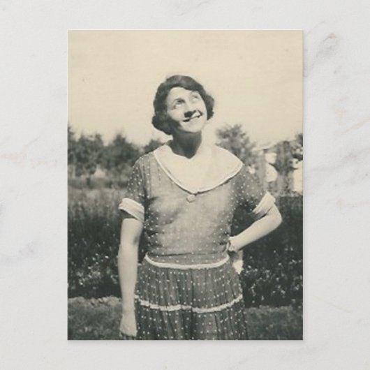 Dame mit lustigem Blick Postkarte (Vorderseite)