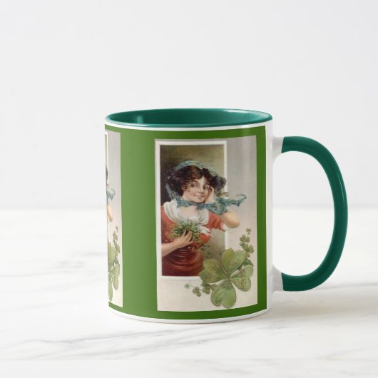 Dame mit Shamrocks Tasse (Rechts)