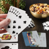 Damia Desgagnes spielt Karten Spielkarten (In Situ)