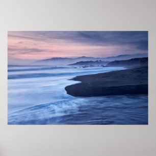 Dämmerung am Moonstone Beach Poster