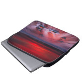 Dämmerung über dem stürmischen Meer Laptopschutzhülle (Vorne Knopf)