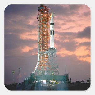 Dämmerungsbrüche hinter ASTP Saturn IB CDDT Quadratischer Aufkleber