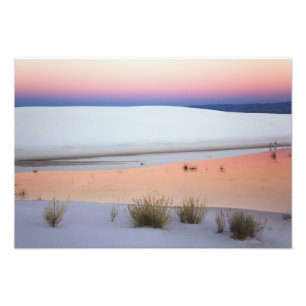 Dämmerungshimmel spiegelt sich in Wasserlache von Fotodruck
