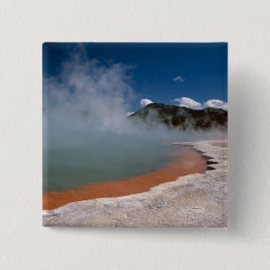 Dampf aufsteigend aus dem Champagne Pool in WAI-O- Button