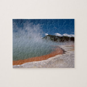 Dampf aufsteigend aus dem Champagne Pool in WAI-O- Puzzle