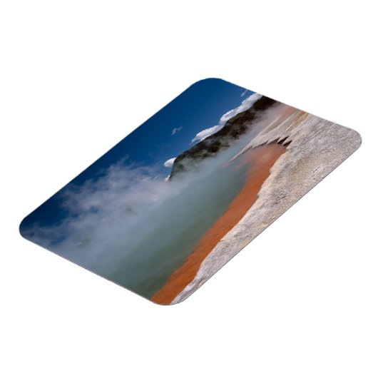 Dampf steigt aus Champagne Pool auf WAI-O-TAPU Magnet (Linke Seite)