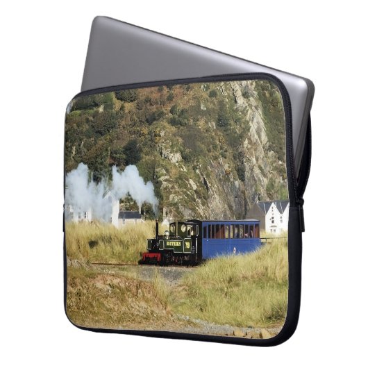 DAMPF-ZUG LAPTOPSCHUTZHÜLLE (Vorderseite Links)
