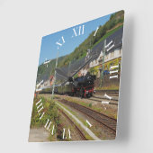 Dampflok mit Sonderzug in Lorch Quadratische Wanduhr (Winkel)